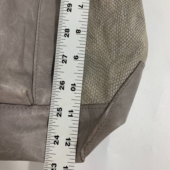 Corsia Women's‎ Snakeskin Style Scale Pattern Leather Deep Tote Bag - Picture 14 of 14